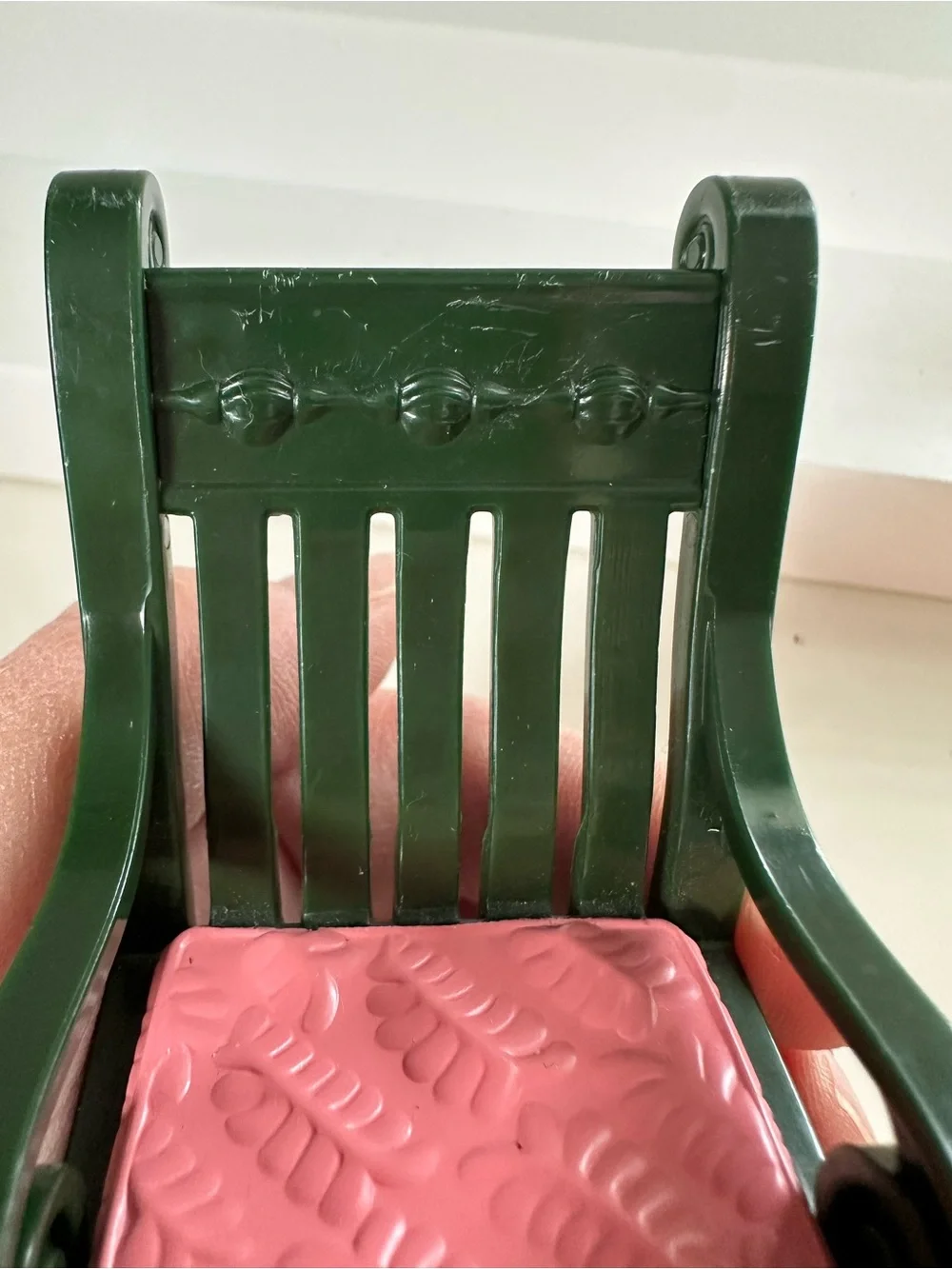 Fisher-Price Loving Family Dollhouse Green Pink Cabana Chair Outdoor Patio fair